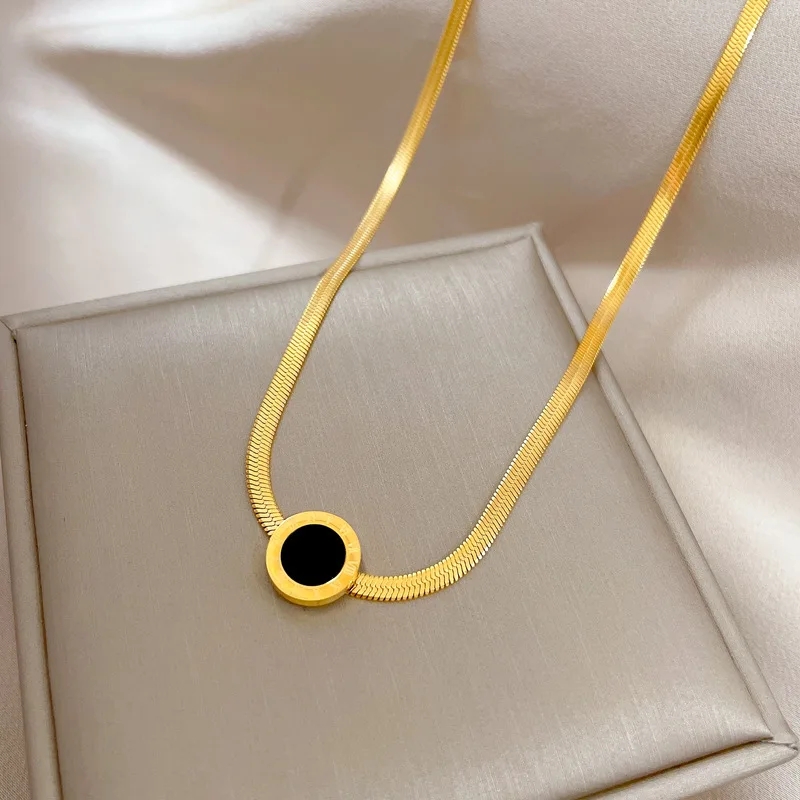 Golden Snake Chain Black Round Pendant
